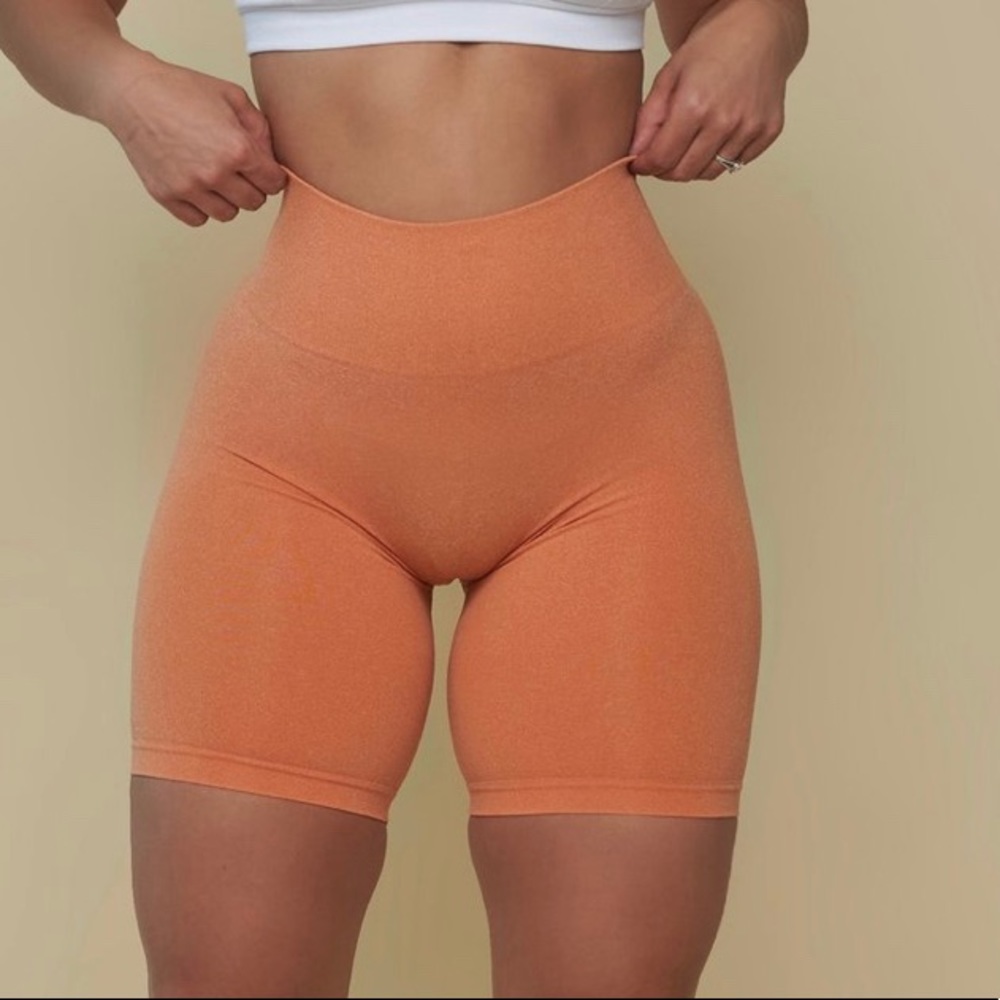 NVGTN Women's Bike Shorts - Orange